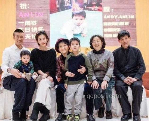 贾乃亮黄圣依初恋话题将引领娱乐新风尚？